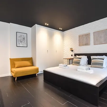 Cmg Belleville / Pyrenees Apartment