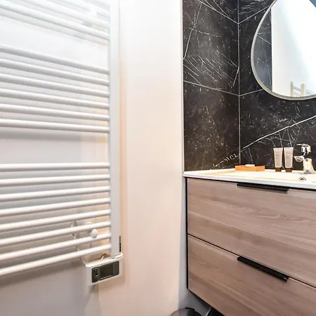 Cmg Belleville / Pyrenees Apartment Paris